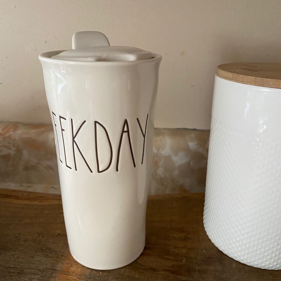 RAE DUNN Travel mug. - Picture 2 of 4